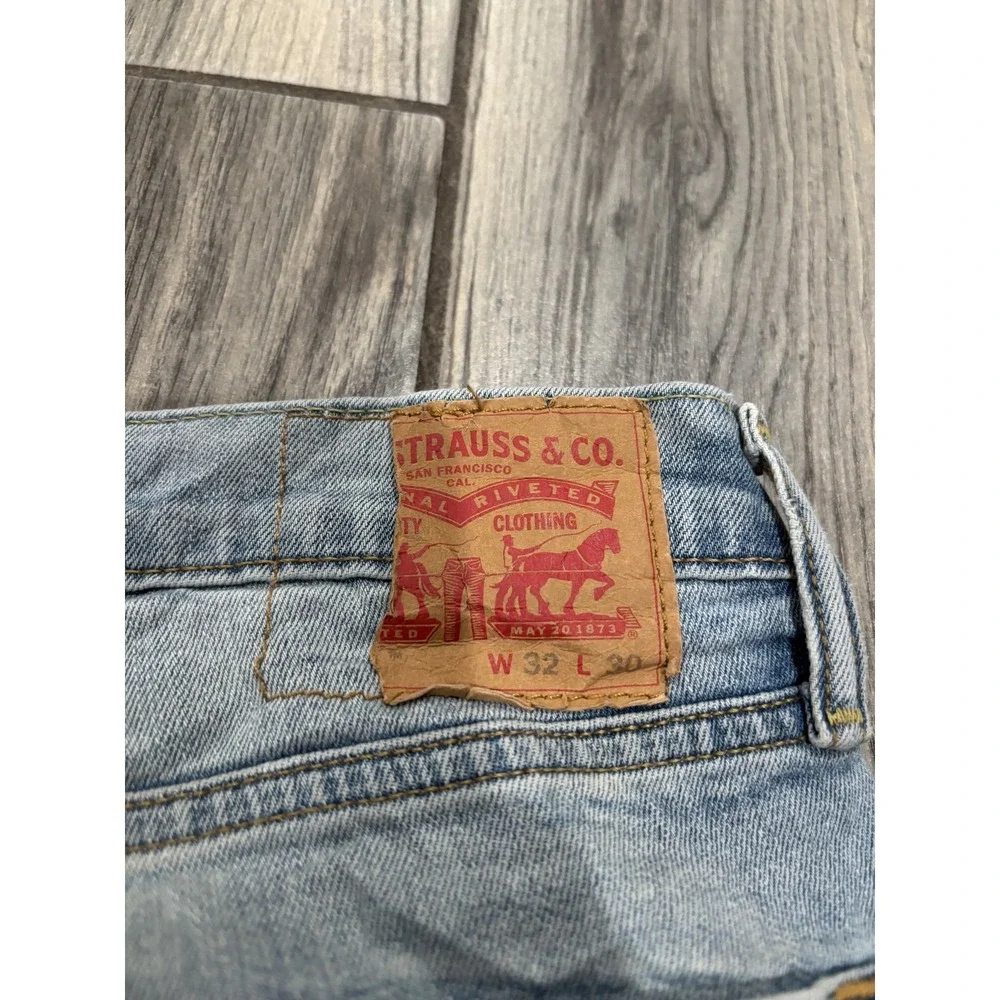 Levis Strauss step out